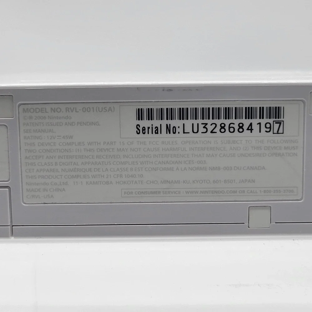 Nintendo Wii RVL-001 White Console Bundle GameCube Compatible w/ Controllers